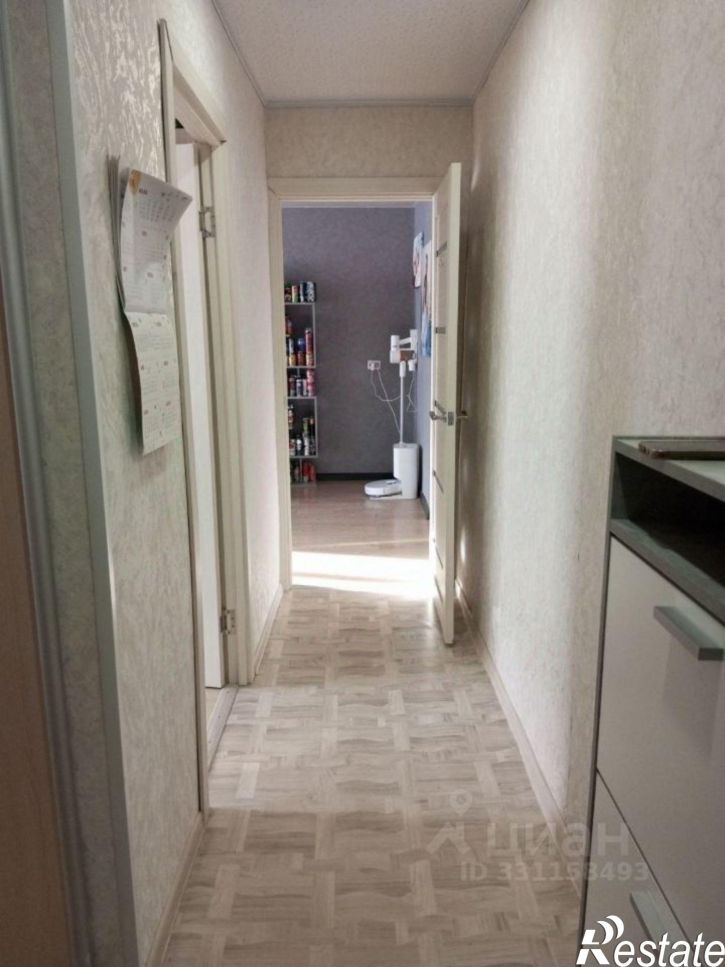 3-комн квартира улица Гусарова, 8,  д. 8