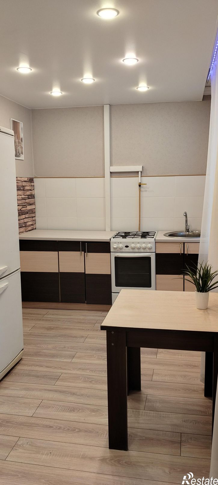 3-комн квартира Ккрупской , 72