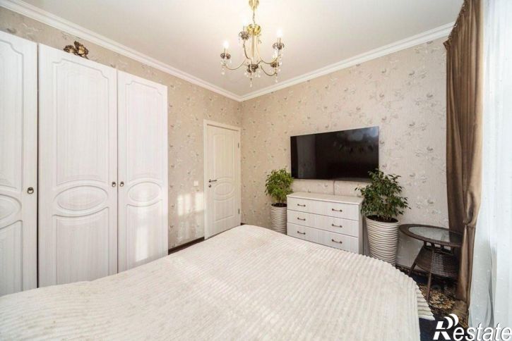 2-комн квартира улица Фрезеровщиков, 86,  д. 86