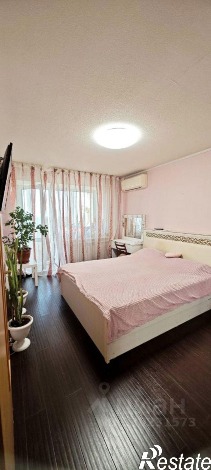3-комн квартира ул Кронита, 11,  д. 11