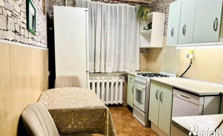 3-комн квартира улица Гусарова, 13,  д. 13
