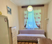 комната 93 кв м ул Льва Шатрова, 1