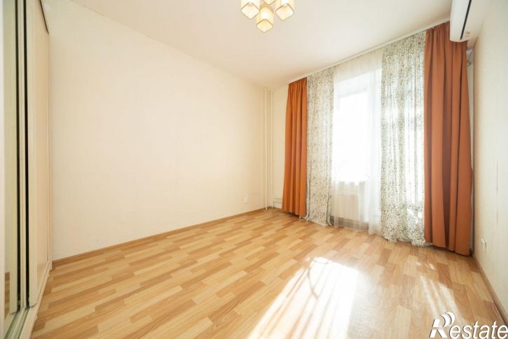 3-комн квартира ул Косякова, 16,  д. 16