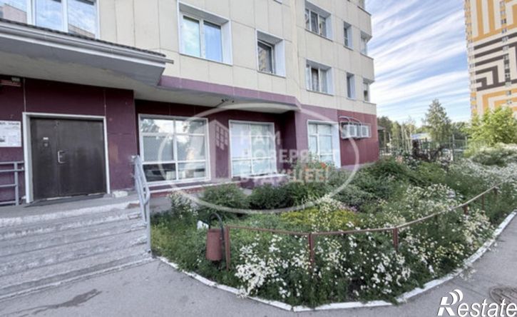 3-комн квартира улица Калинина, 64,  д. 64