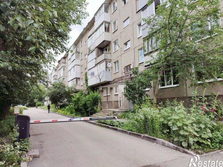 2-комн квартира улица Крисанова, 3,  д. 3