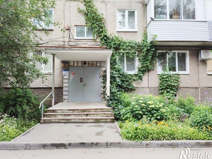 2-комн квартира улица Крисанова, 3,  д. 3