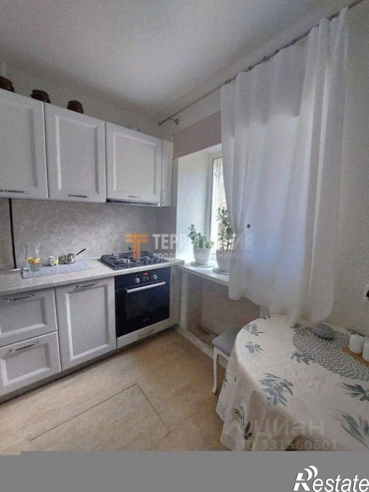 2-комн квартира улица Льва Шатрова, 8,  д. 8