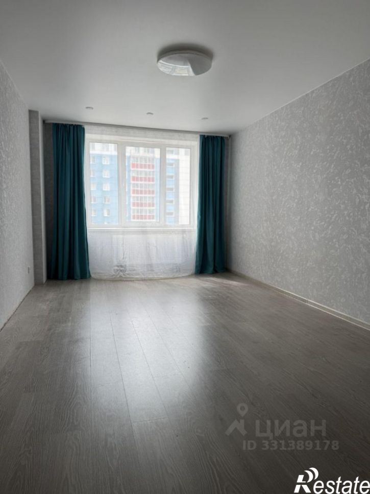 3-комн квартира ул Крылова, 15,  д. 15