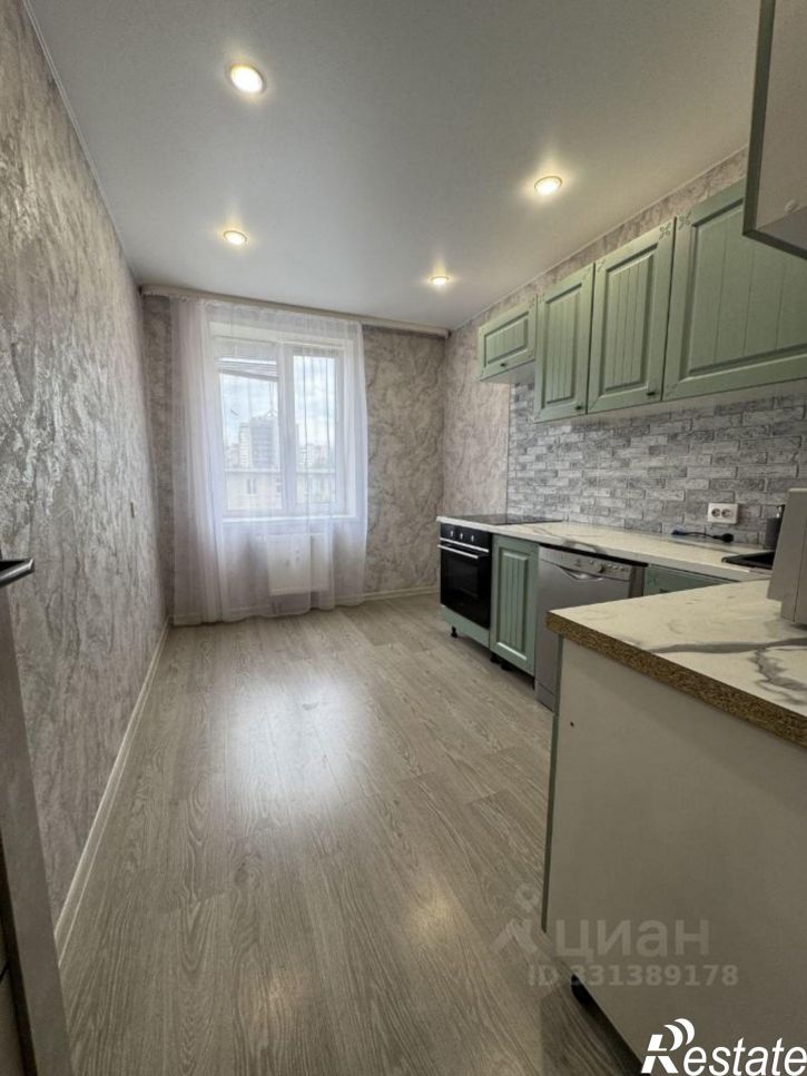 3-комн квартира ул Крылова, 15,  д. 15