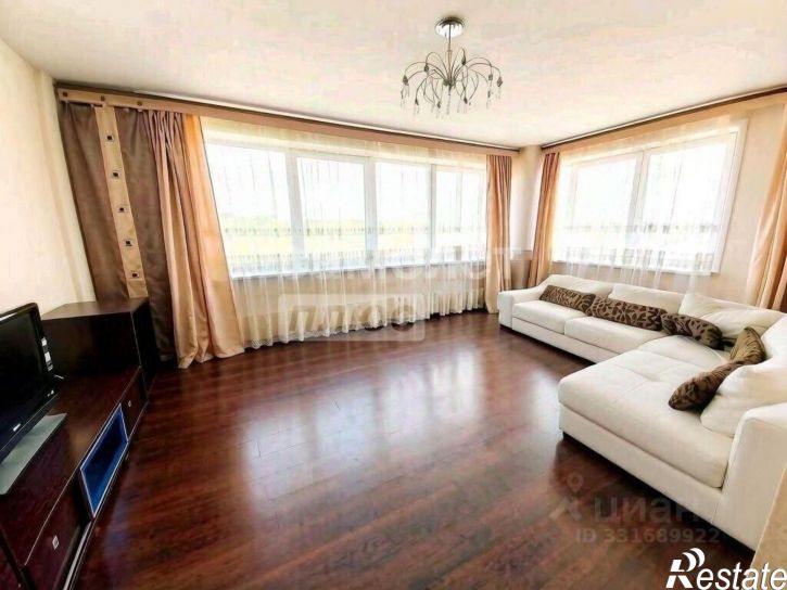 3-комн квартира ул Светлогорская, 19,  д. 19