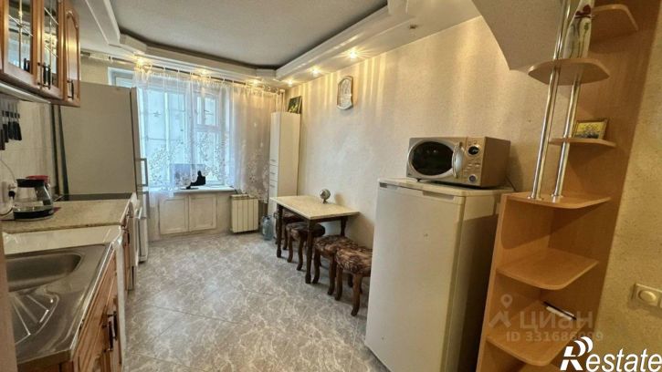 3-комн квартира ул Газеты Звезда, 8,  д. 8