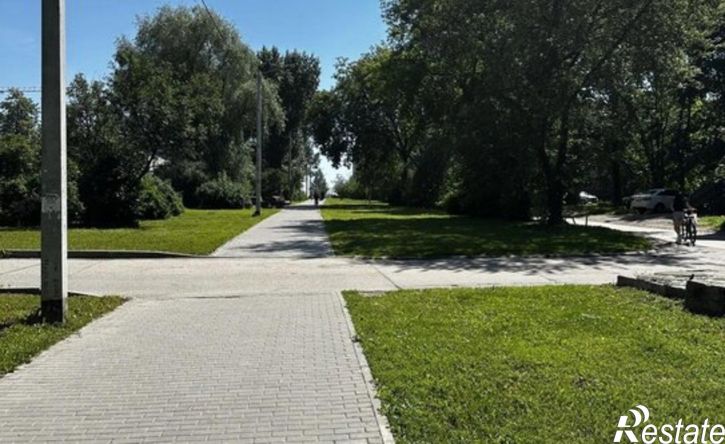 4-комн квартира ул Космонавта Леонова, 46,  д. 46