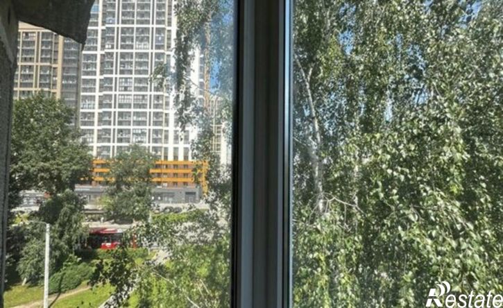 4-комн квартира ул Космонавта Леонова, 46,  д. 46