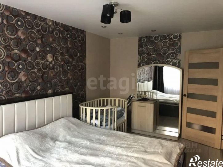 2-комн квартира ул Хрустальная, 5,  д. 5