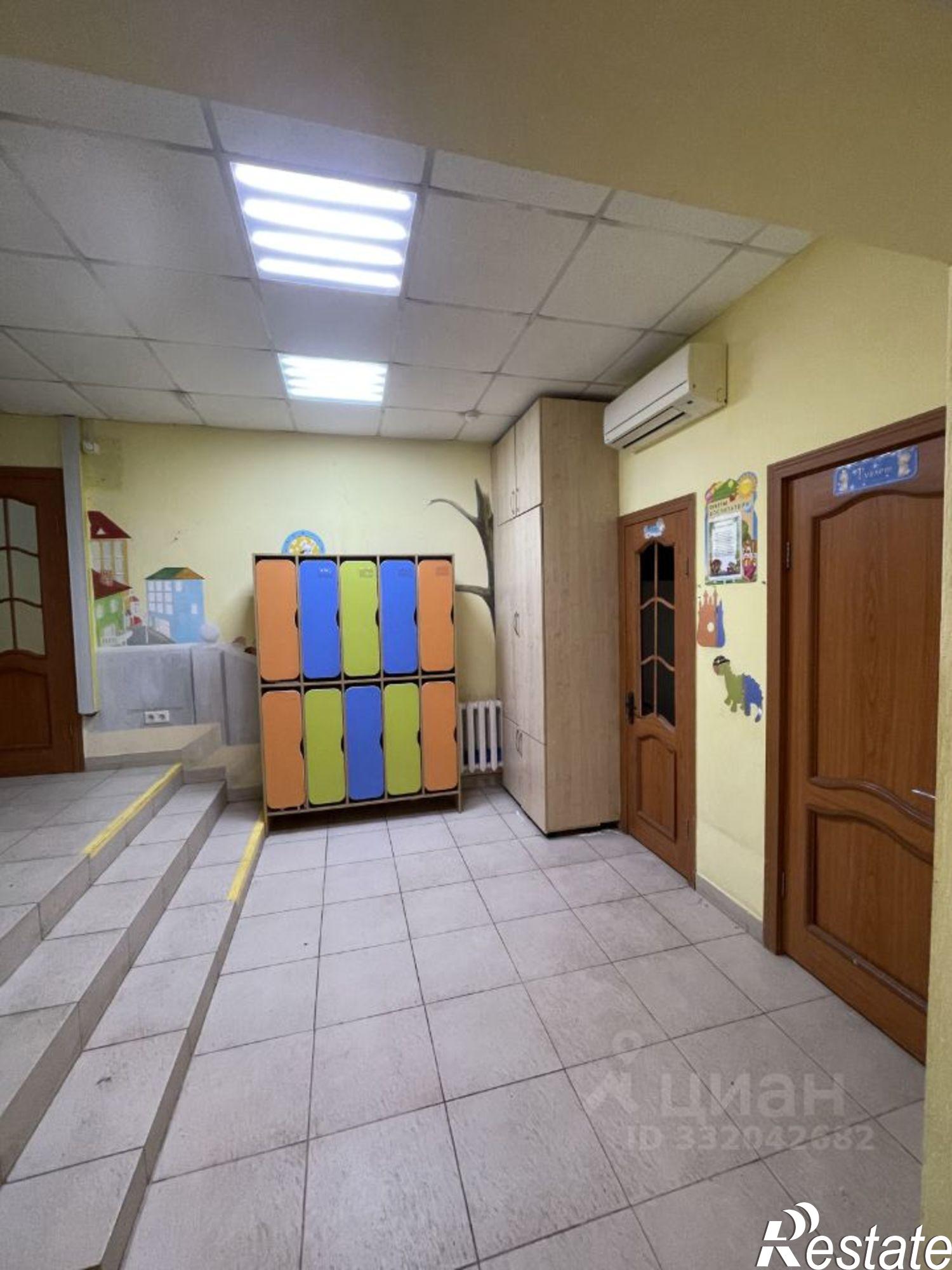 Купить офис, помещение под офис за 20 000 100 рублей на ул Светлогорская, 19
