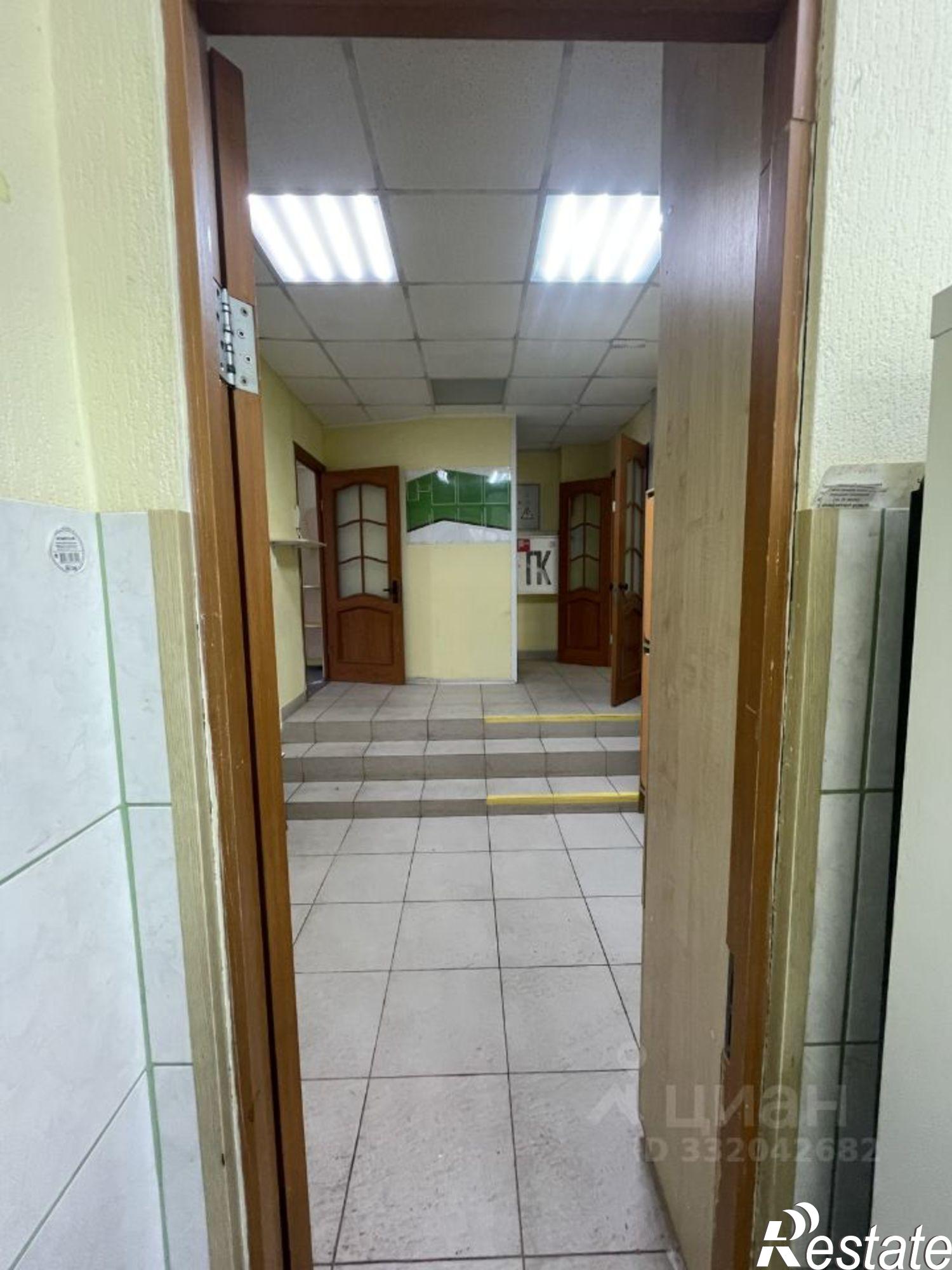 Купить офис, помещение под офис за 20 000 100 рублей на ул Светлогорская, 19