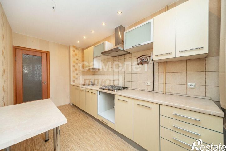 3-комн квартира ул Карбышева, 40,  д. 40