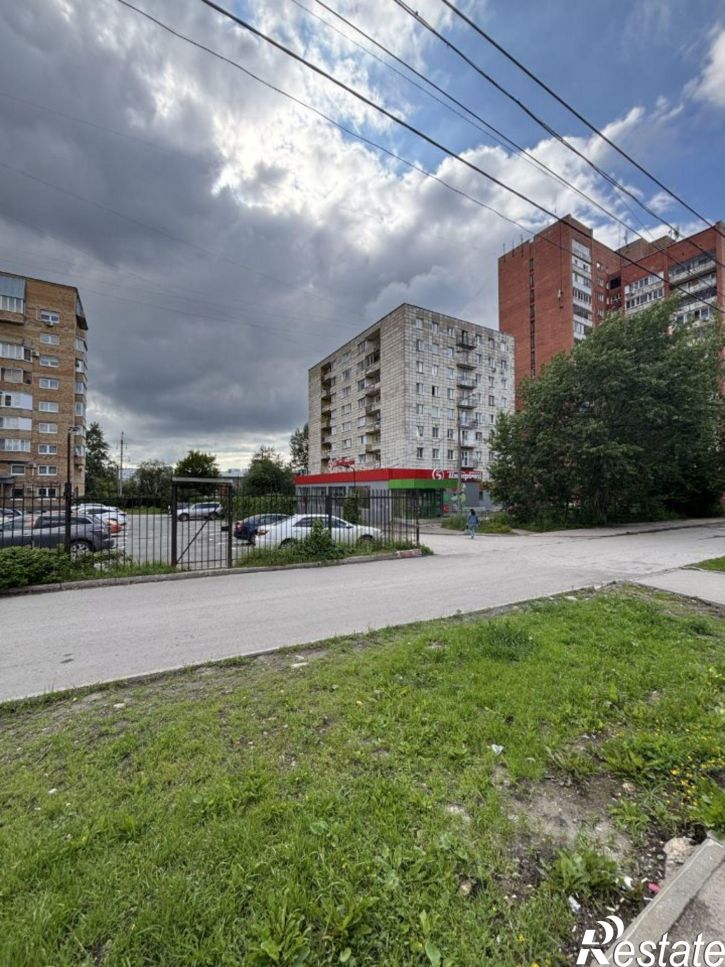 Комната б-р Гагарина, 38,  д. 38