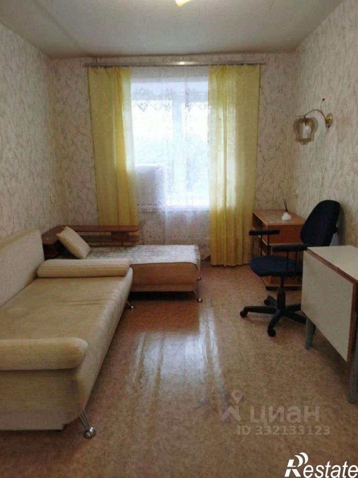 Комната б-р Гагарина, 38,  д. 38