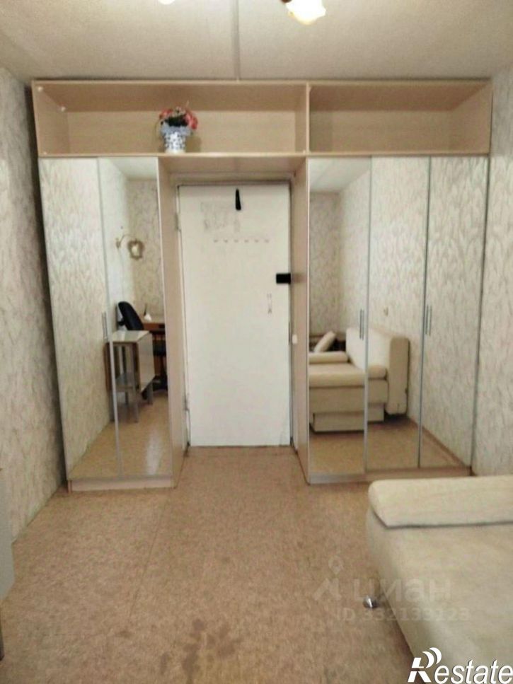 Комната б-р Гагарина, 38,  д. 38