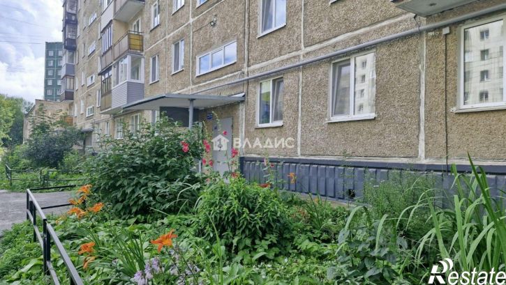 3-комн квартира ул Связистов, 11,  д. 11