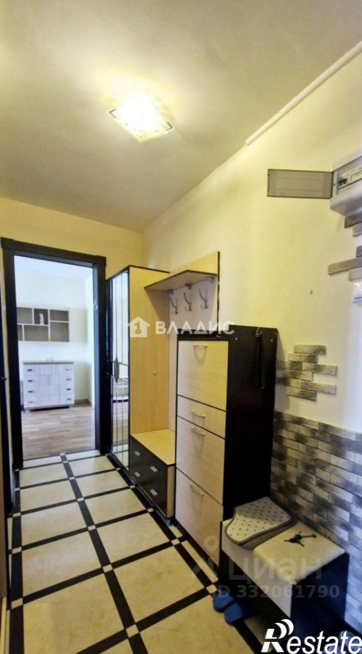 3-комн квартира ул Связистов, 11,  д. 11