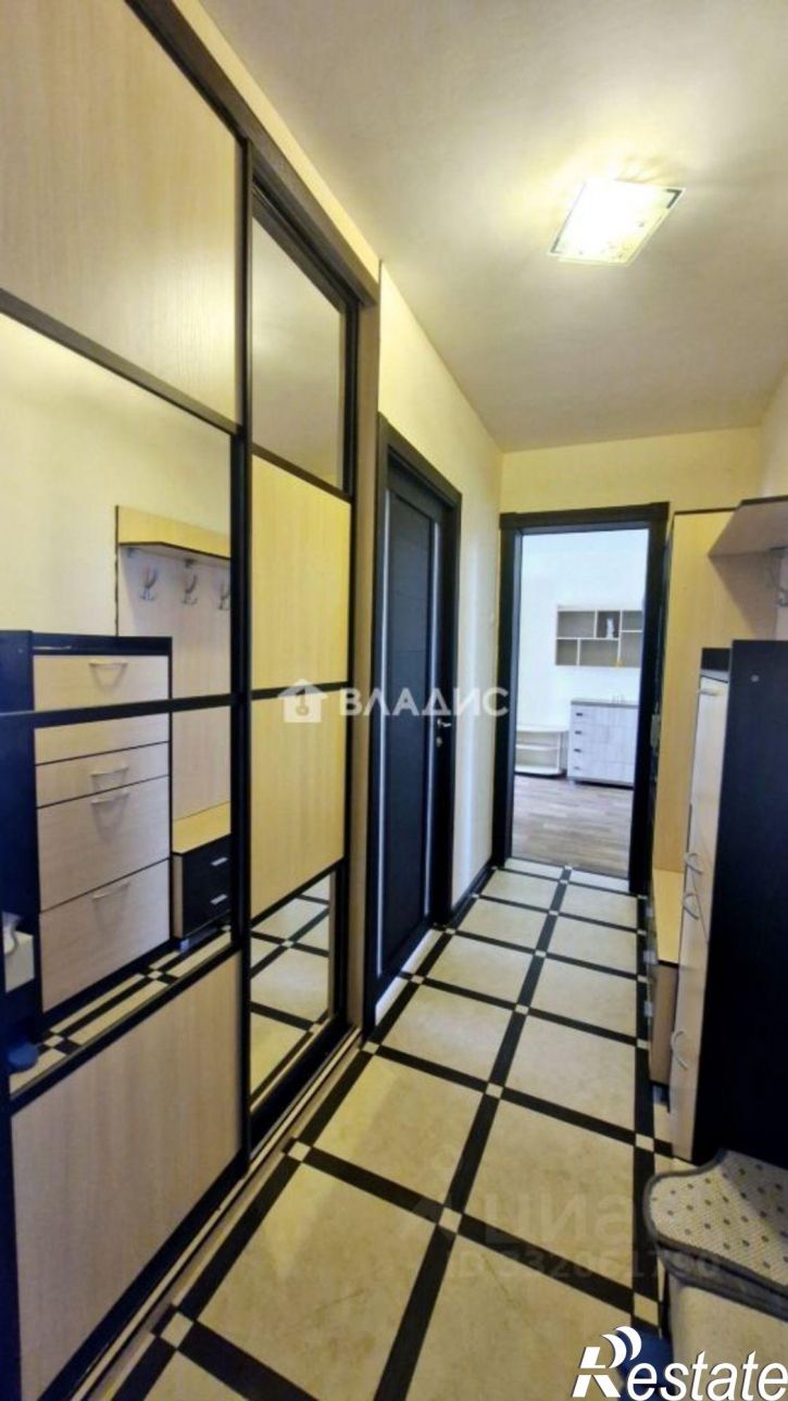 3-комн квартира ул Связистов, 11,  д. 11
