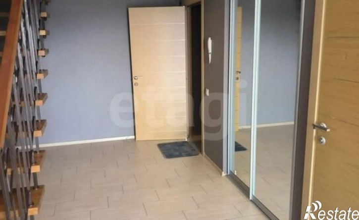 4-комн квартира ул Адмирала Ушакова, 32,  д. 32