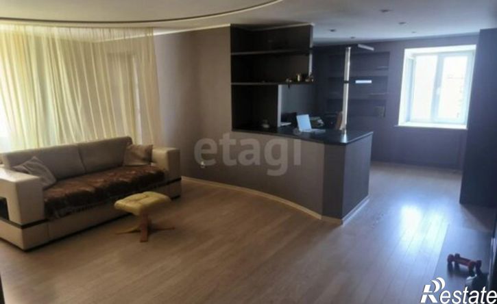 4-комн квартира ул Адмирала Ушакова, 32,  д. 32