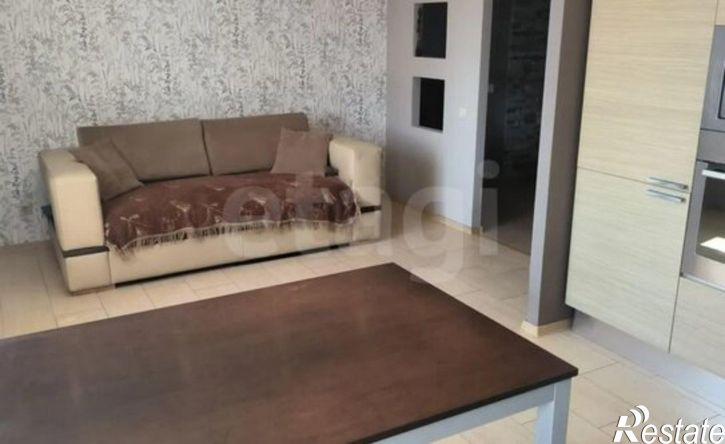 4-комн квартира ул Адмирала Ушакова, 32,  д. 32