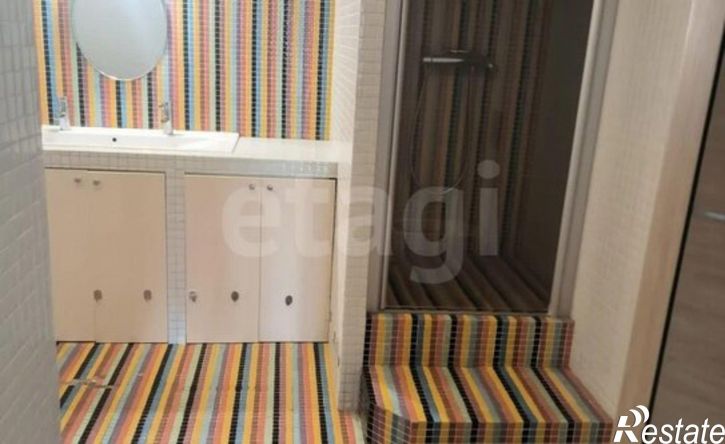 4-комн квартира ул Адмирала Ушакова, 32,  д. 32