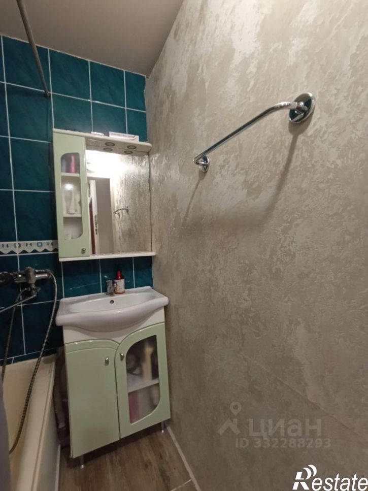 3-комн квартира ул Запорожская, 3,  д. 3