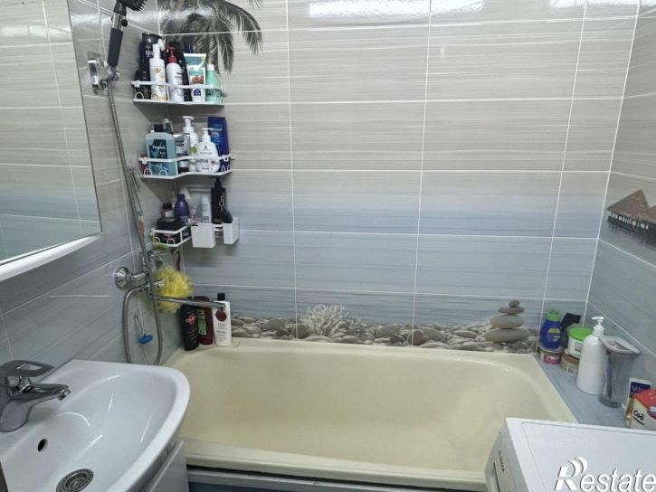 4-комн квартира ул Липатова, 18,  д. 18