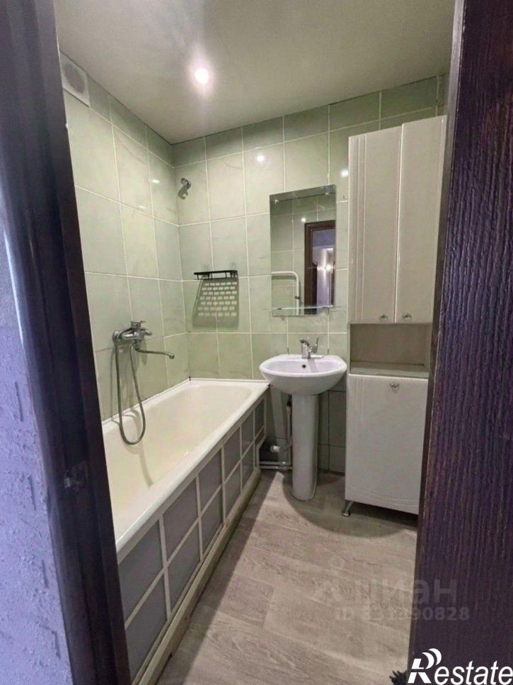 2-комн квартира ул Адмирала Ушакова, 59 2,  д. 59 2,  к. 2
