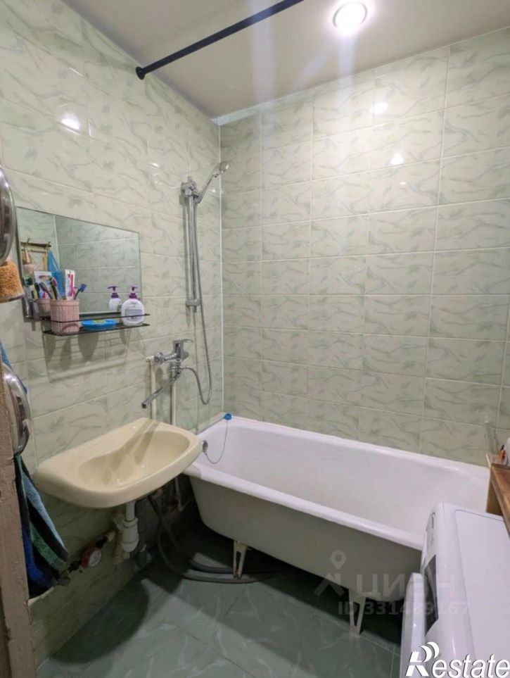 4-комн квартира ул Льва Шатрова, 34,  д. 34