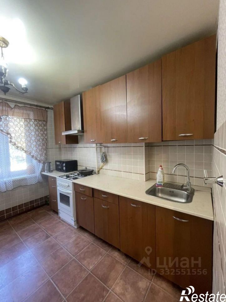 3-комн квартира ул Композитора Глинки, 11,  д. 11