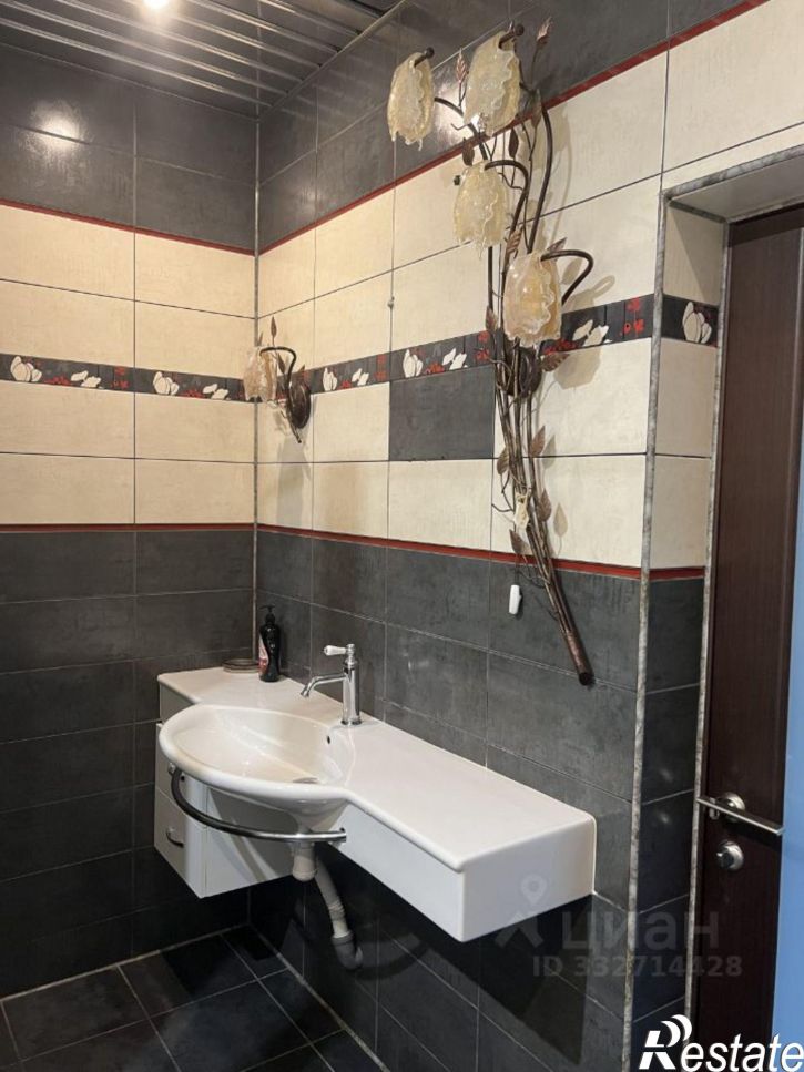 3-комн квартира ул Кировоградская, 52,  д. 52