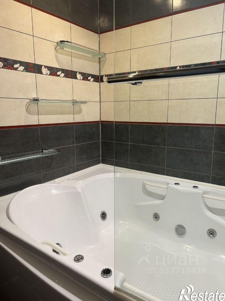 3-комн квартира ул Кировоградская, 52,  д. 52