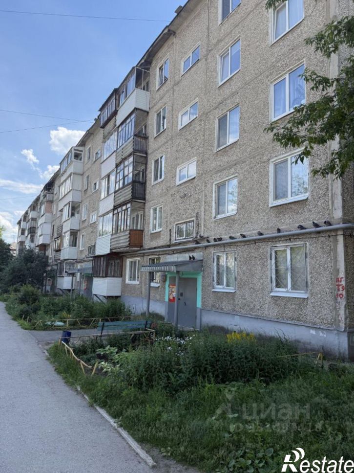 3-комн квартира ул Худанина, 15,  д. 15