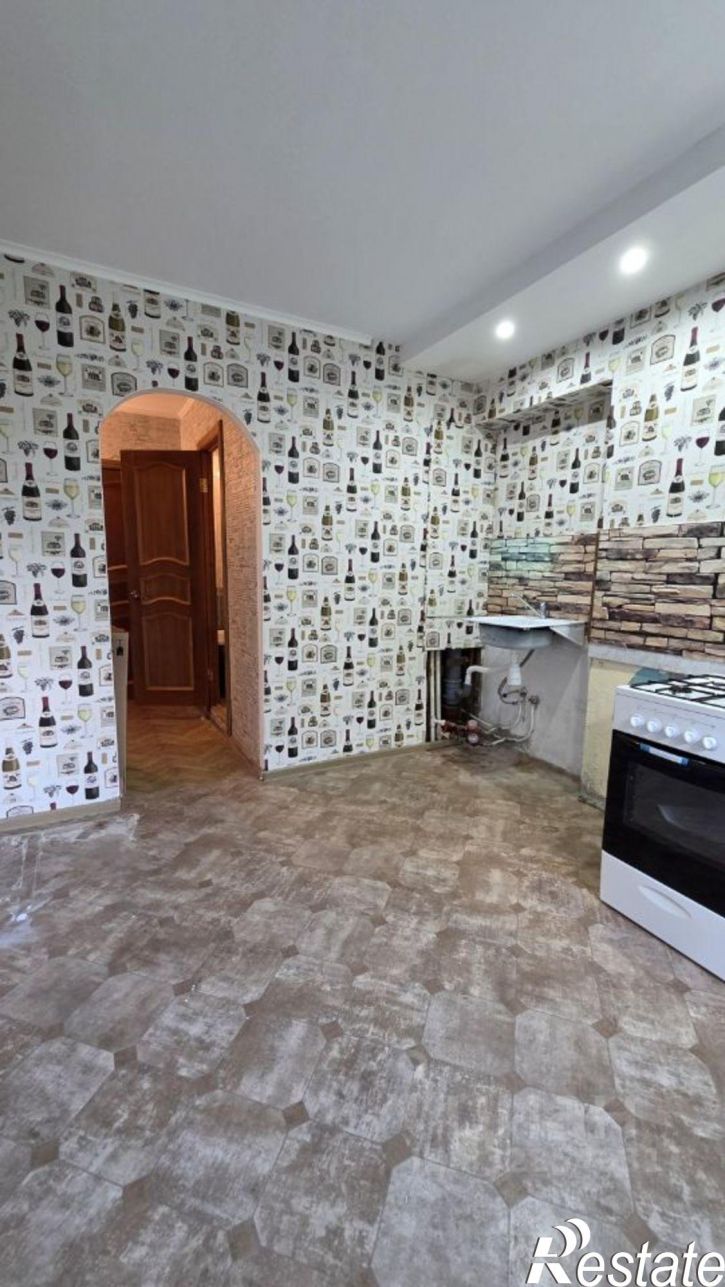 3-комн квартира ул Хрустальная, 15,  д. 15