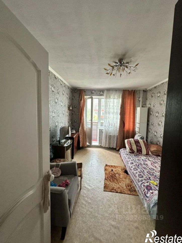 3-комн квартира ул Хрустальная, 8,  д. 8