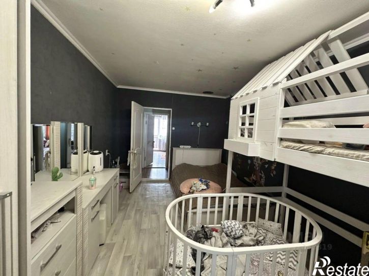 3-комн квартира ул Хрустальная, 8,  д. 8