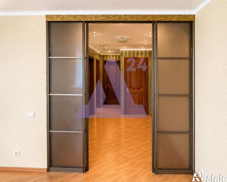 3-комн квартира улица Милиционера Власова, дом 4