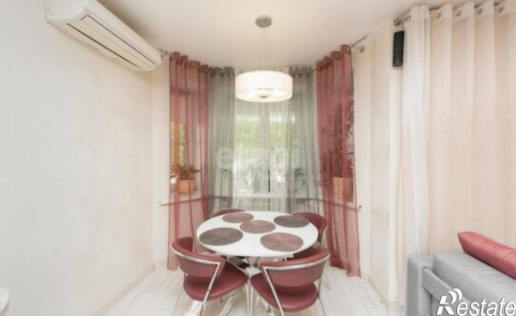 4-комн квартира Пермь, Закамская улица, 25