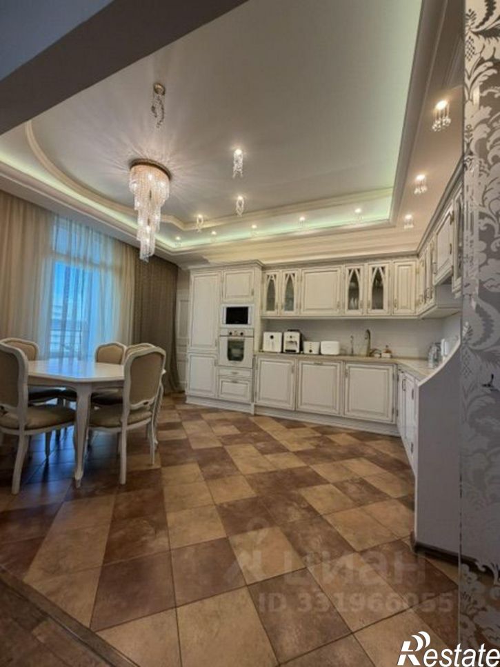 4-комн квартира ул Луначарского, 15,  д. 15