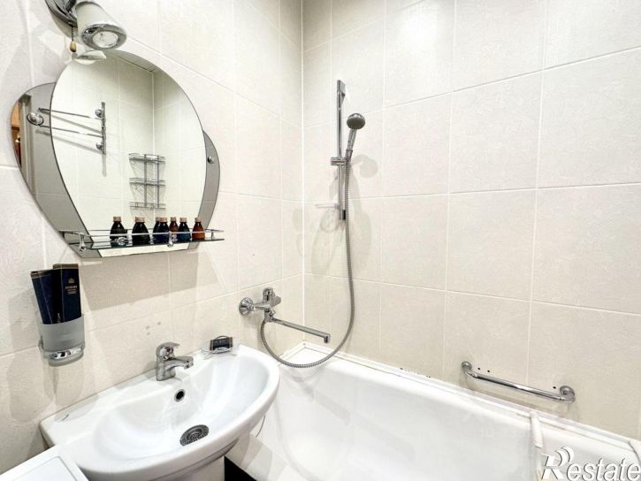 2-комн квартира ул Адмирала Ушакова, 59 1,  д. 59 1,  к. 1