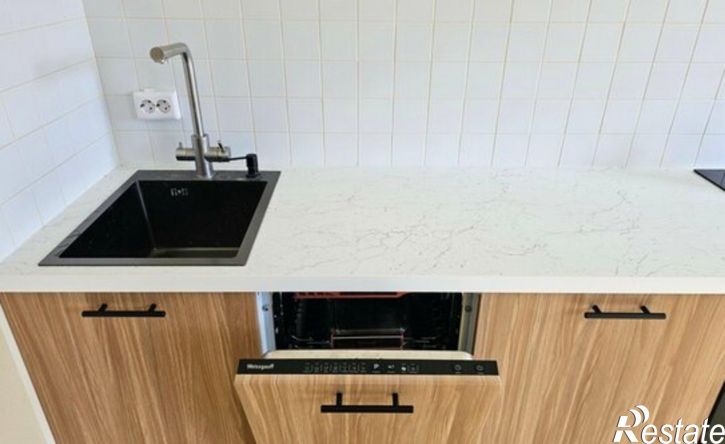 2-комн квартира улица Борцов Революции, 1Ак5