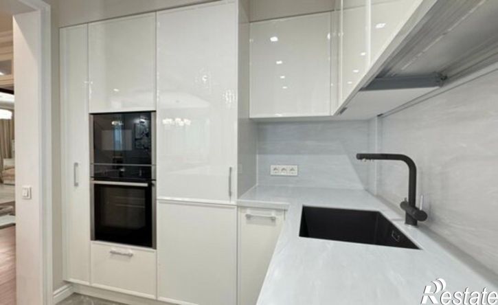 4-комн квартира ул Революции, 48б,  д. 48б