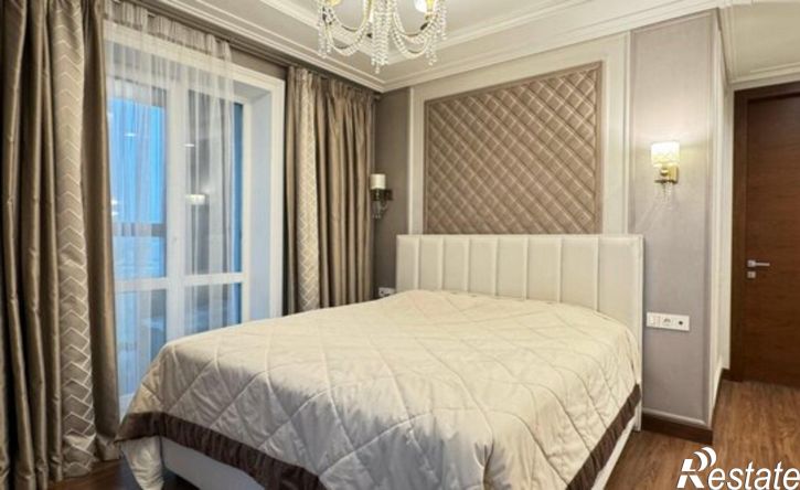 4-комн квартира ул Революции, 48б,  д. 48б