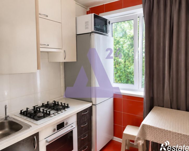 4-комн квартира улица Космонавта Леонова, дом 51